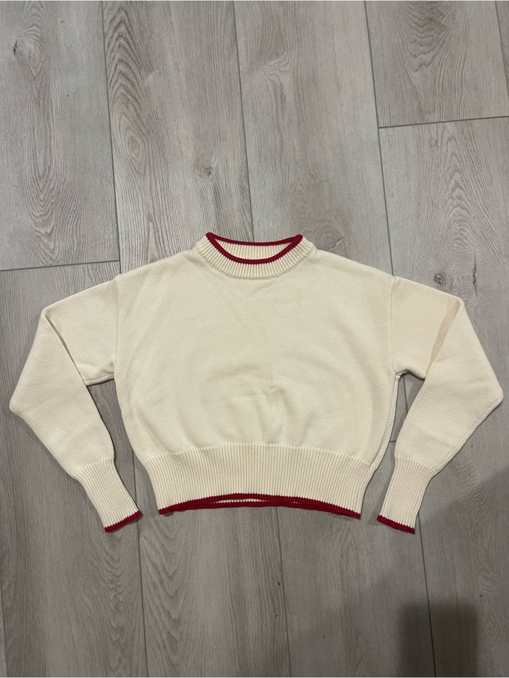 NWOT - Minnow women's cream cropped knit sweater with red trim, size XS